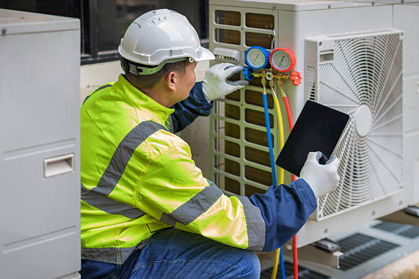 Professional Hvac technician working in Spring Lake, NC